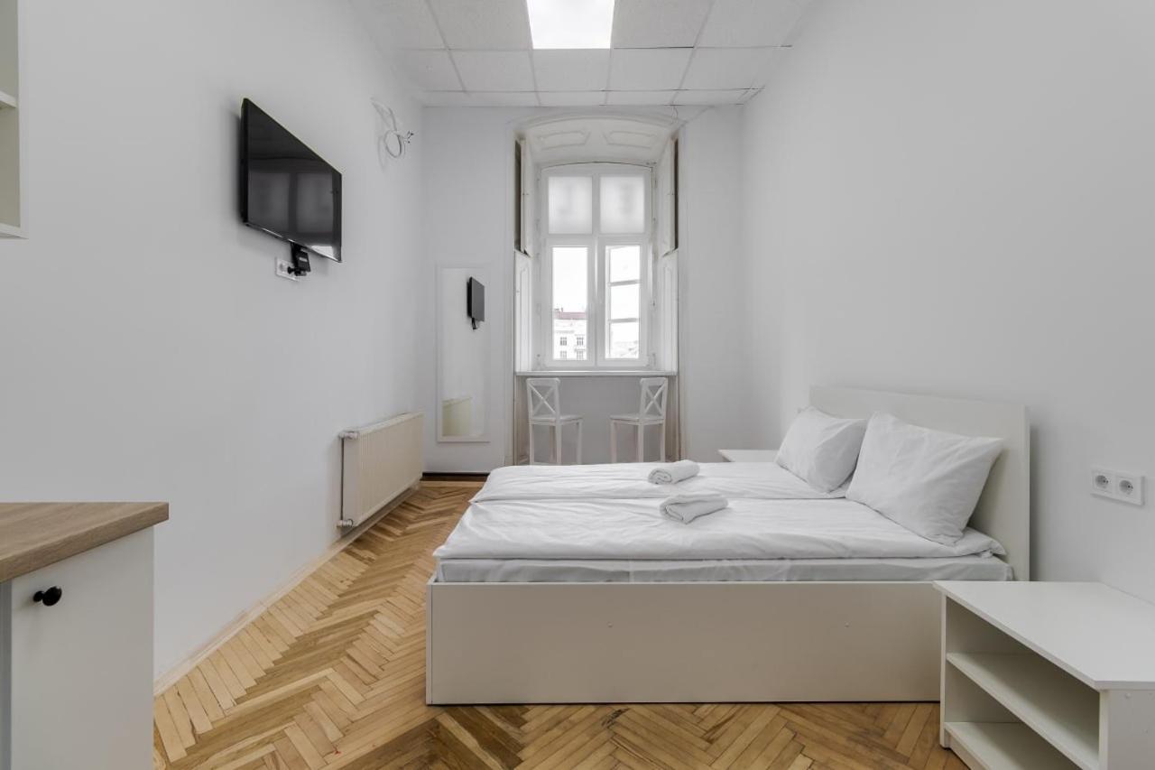 In Town Hostel Lviv Kültér fotó
