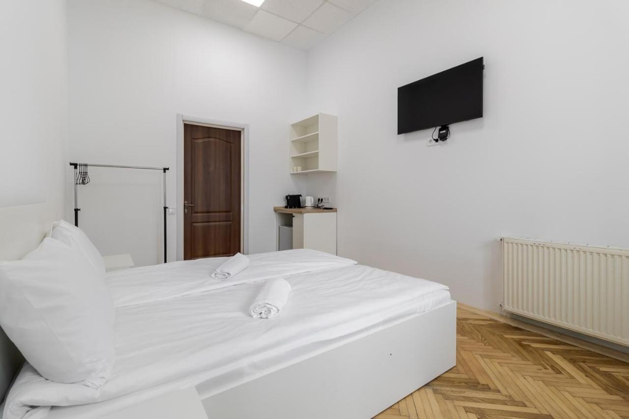 In Town Hostel Lviv Kültér fotó